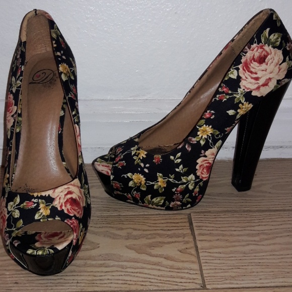 Floral high pumps - Picture 2 of 4